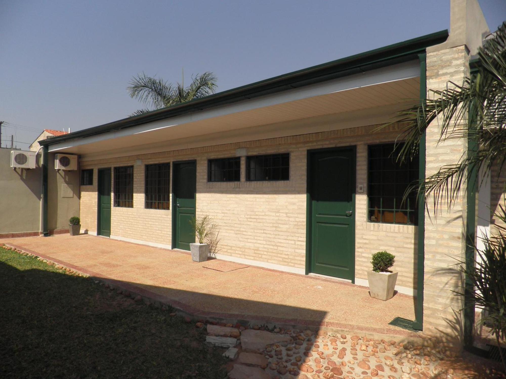 Hotel Las Residentas Luque Exterior photo